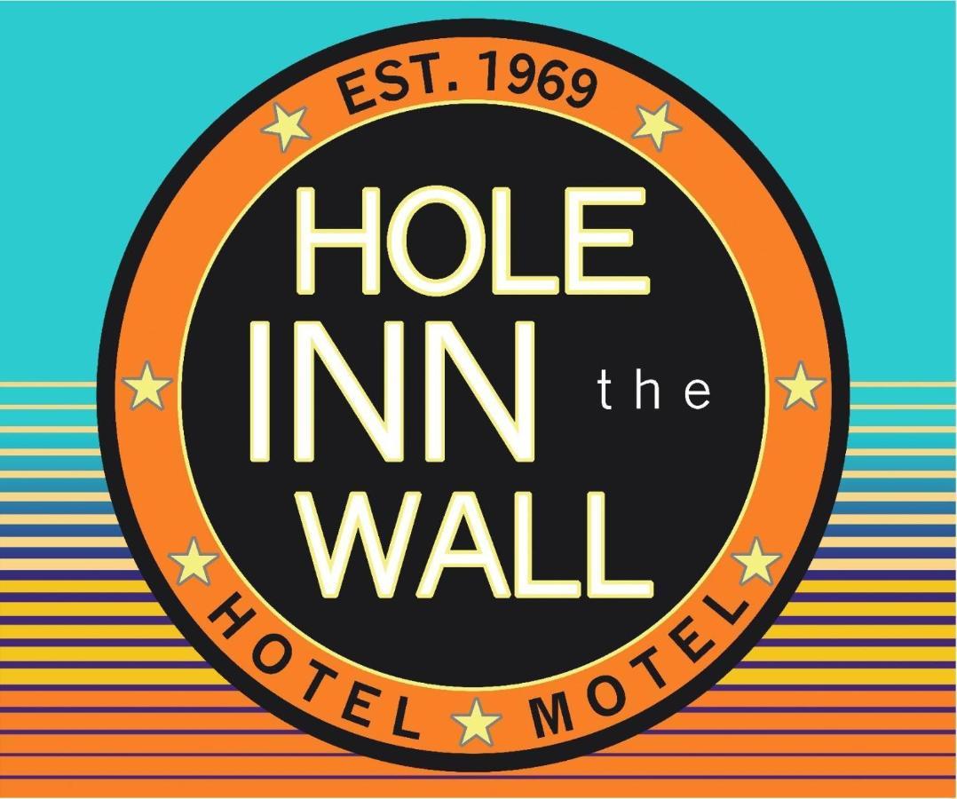 Hole Inn The Wall Hotel - Fort Walton Beach - Sunset Plaza - Nearby Beaches & Hurlburt Exterior photo