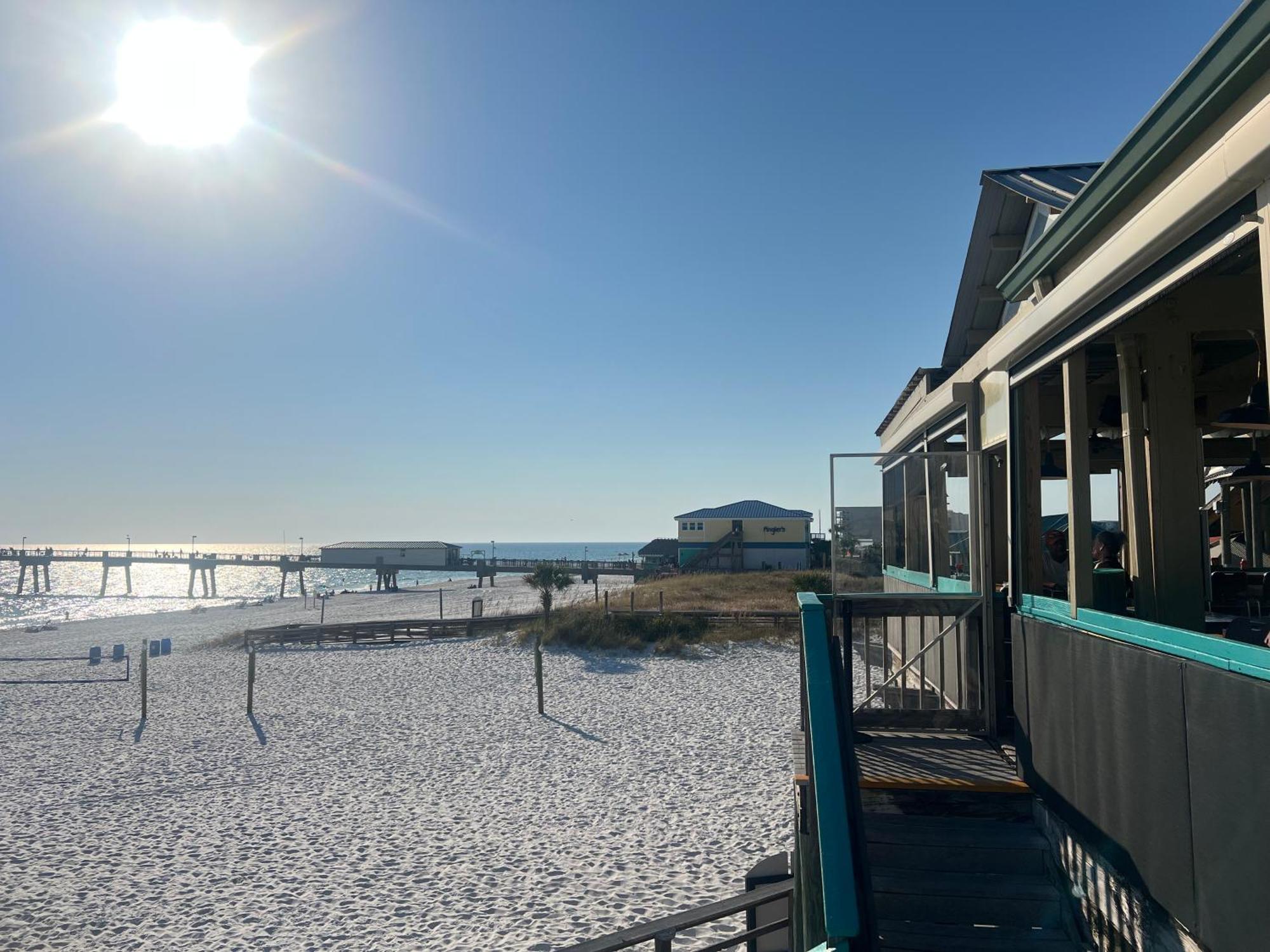 Hole Inn The Wall Hotel - Fort Walton Beach - Sunset Plaza - Nearby Beaches & Hurlburt Exterior photo